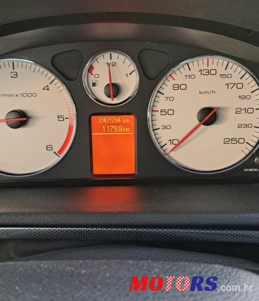 2005' Peugeot 407 St 2,0 Hdi 16V photo #2