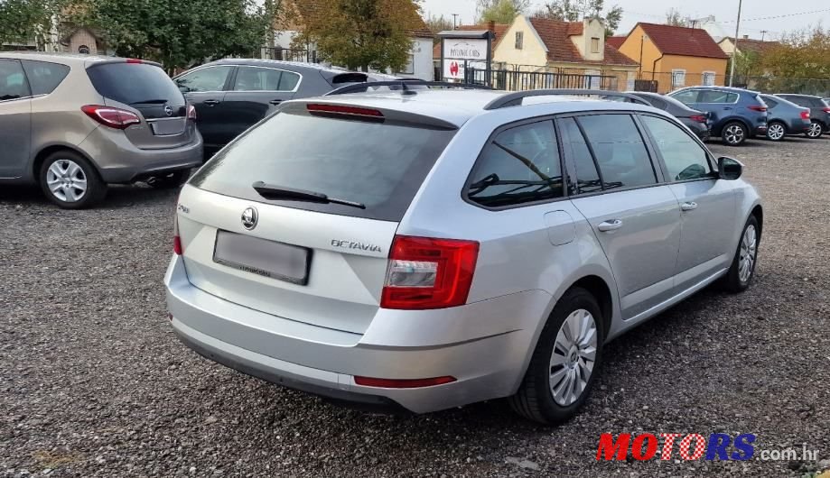 2020' Skoda Octavia Combi photo #3