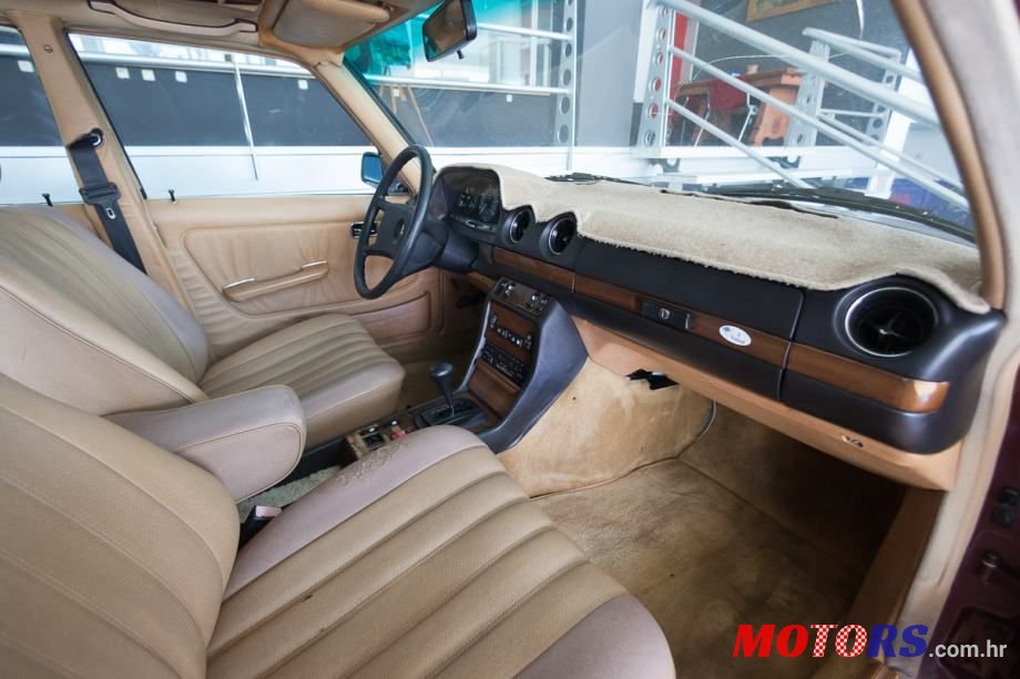 1986' Mercedes-Benz 123 300 Turbo photo #4