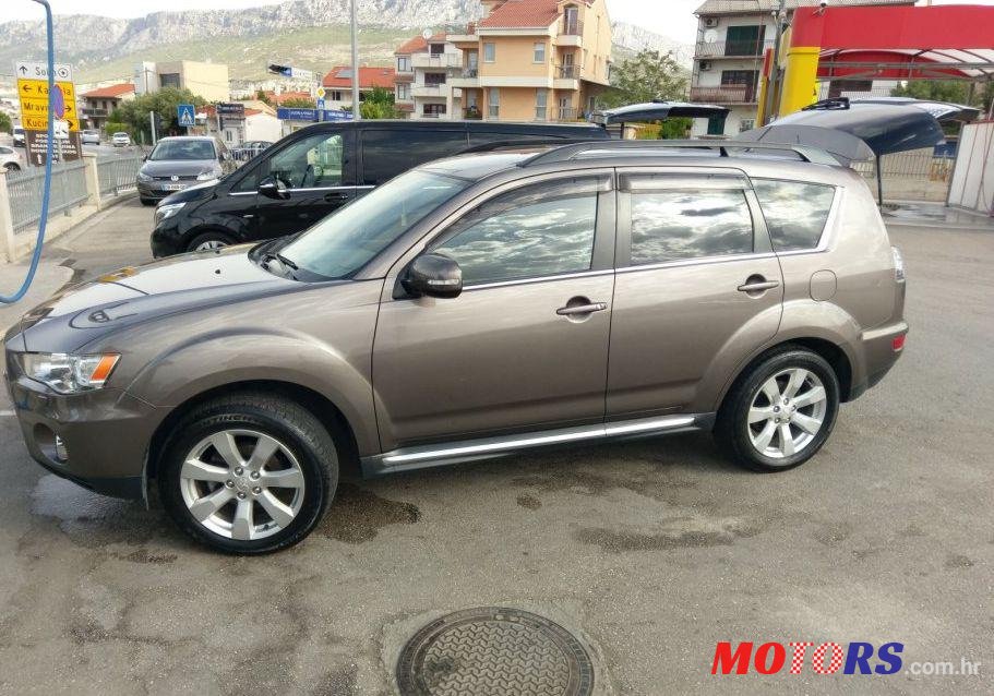 2011' Mitsubishi Outlander 2,2 photo #2