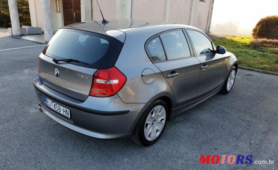 2009' BMW Serija 1 118D photo #1