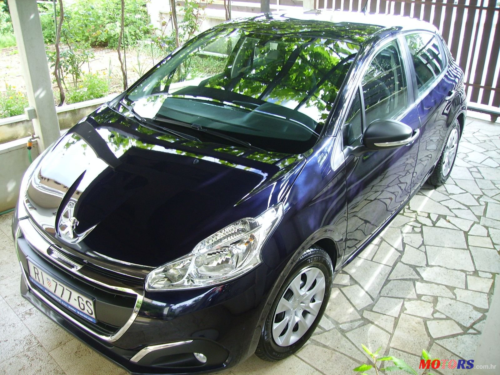 2015' Peugeot 208 1.6 Blue HDI photo #3