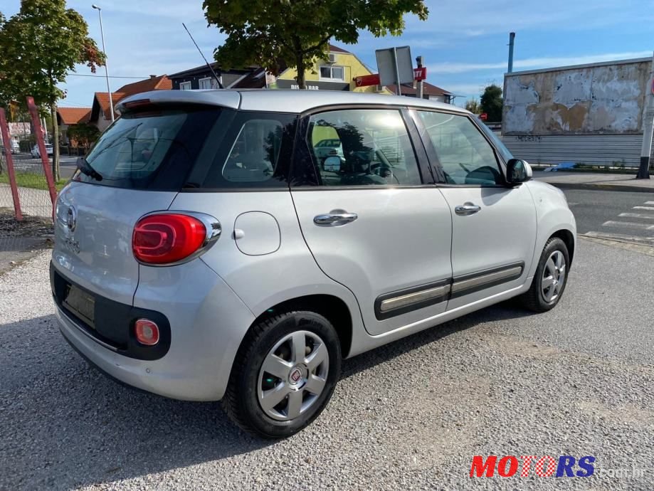 2013' Fiat 500L photo #4