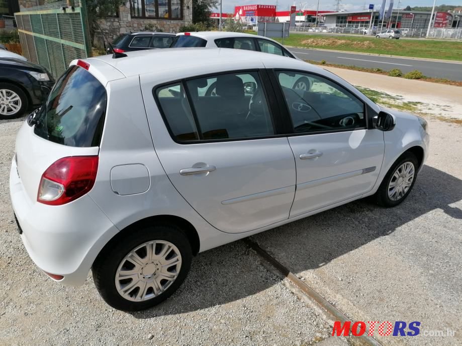 2009' Renault Clio 1,2 16V photo #4