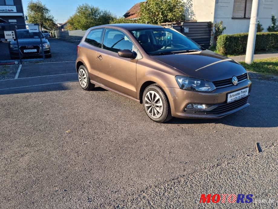 2015' Volkswagen Polo photo #3