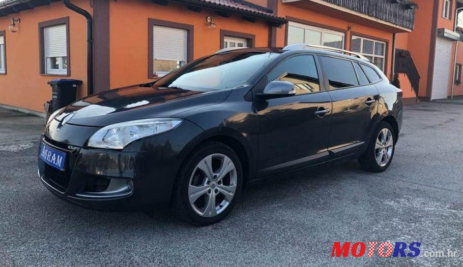 2010' Renault Megane Grandtour photo #1