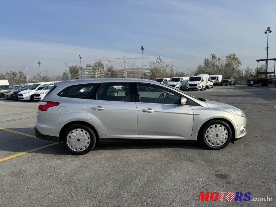 2013' Ford Focus Karavan photo #5