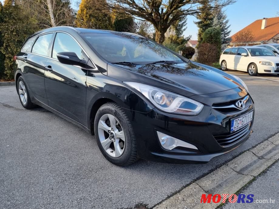 2011' Hyundai i40 1,7 Crdi photo #3