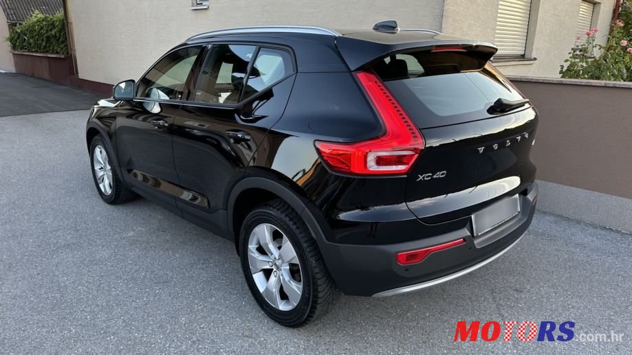 2019' Volvo XC40 D3 photo #6