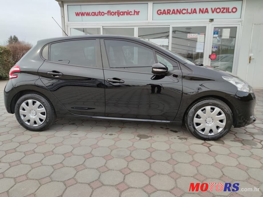 2015' Peugeot 208 photo #4