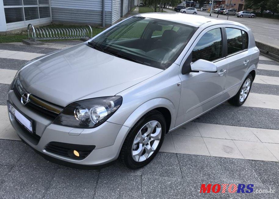2007' Opel Astra photo #1