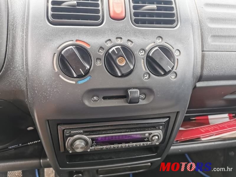2005' Opel Agila 1,2 16V photo #6