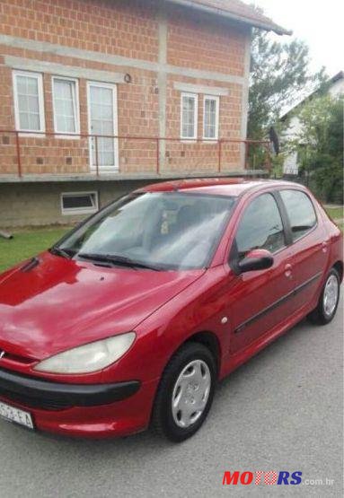 2002' Peugeot 206 206 1,1 photo #2
