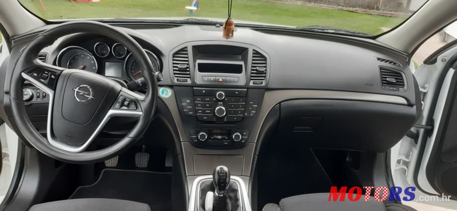 2009' Opel Insignia Sport photo #4