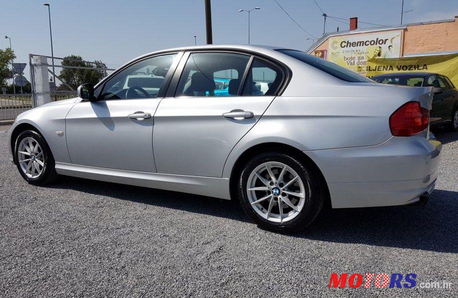 2011' BMW Serija 3 318D photo #3