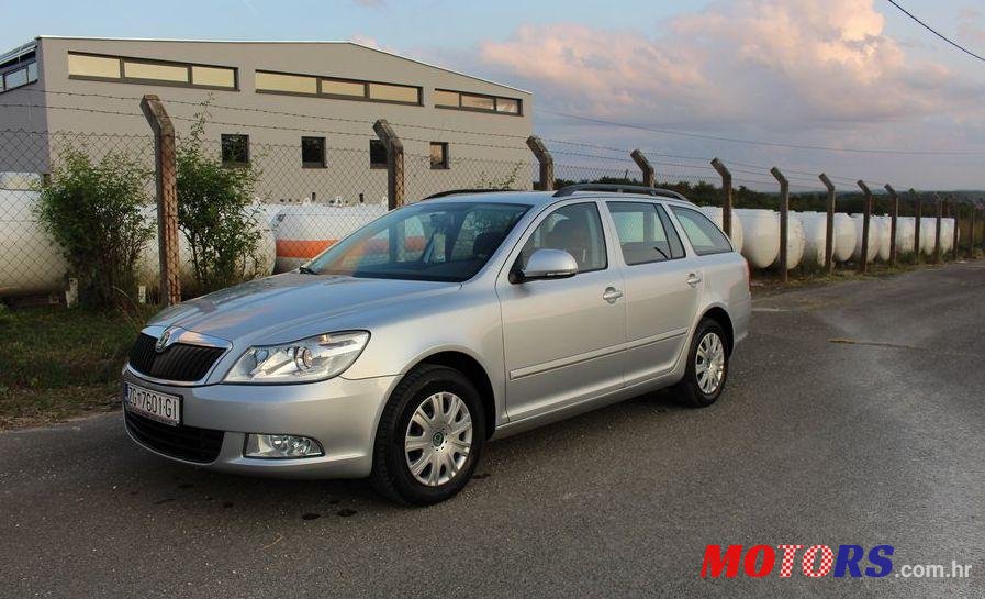 2013' Skoda Octavia Combi 1,6 Tdi photo #2