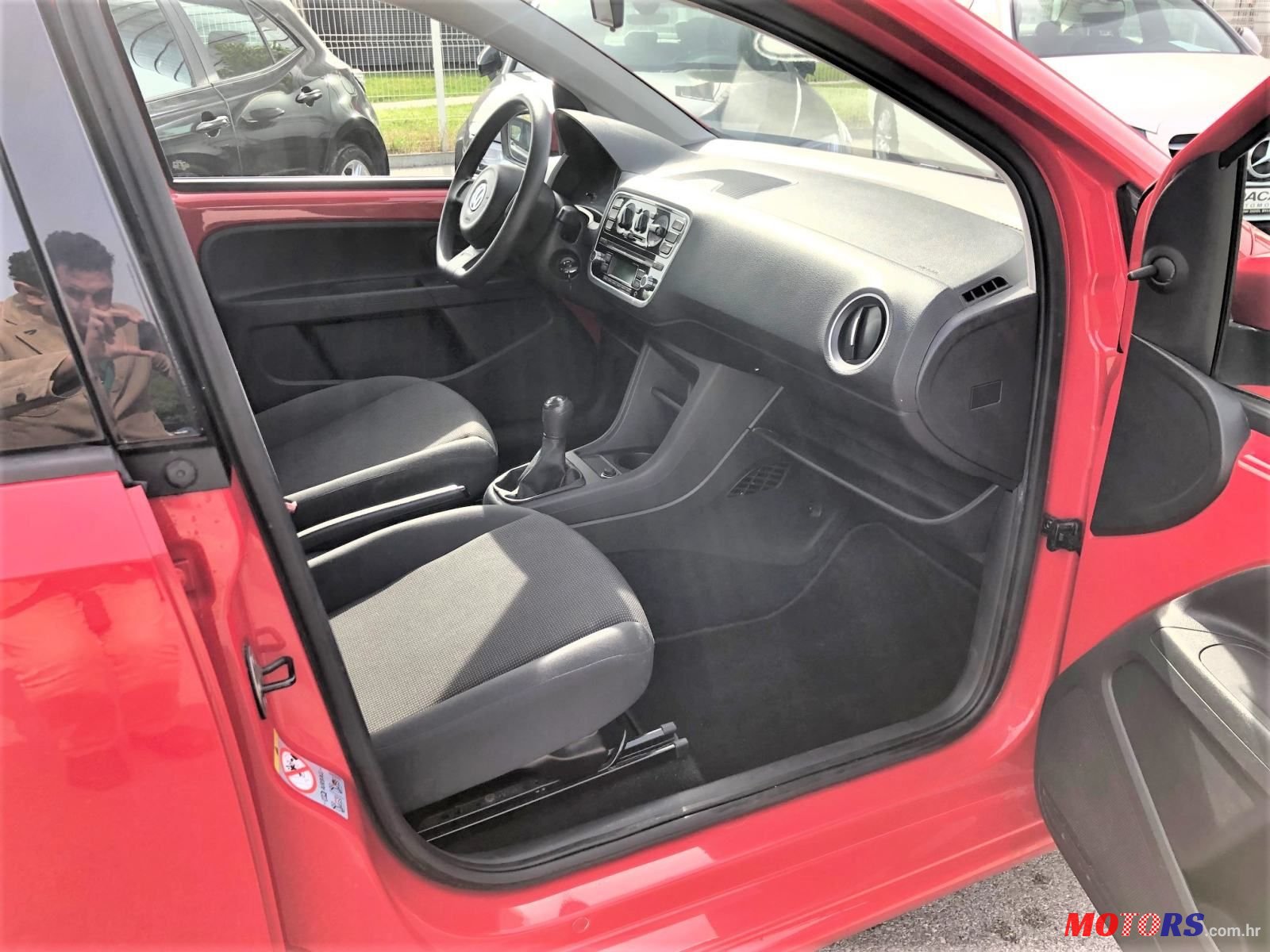 2014' Volkswagen Up! 1,0 Up! photo #3