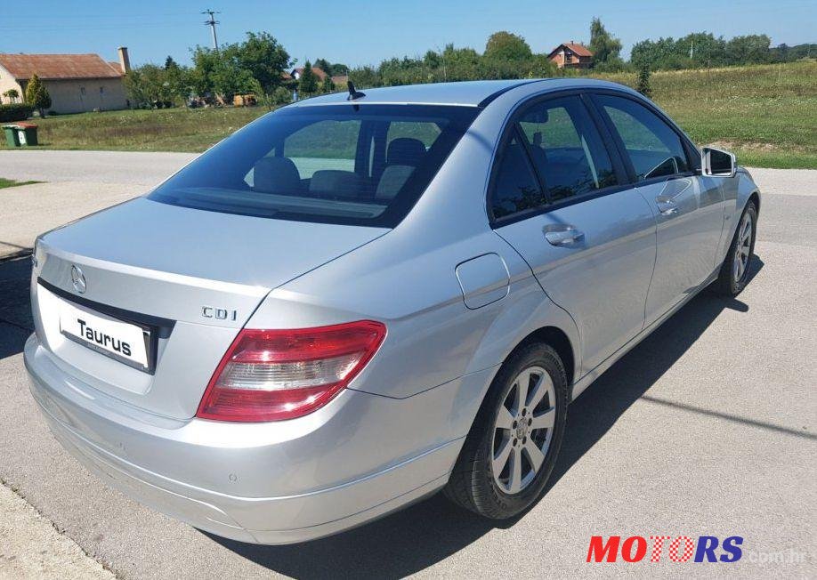 2011' Mercedes-Benz C-Klasa photo #2
