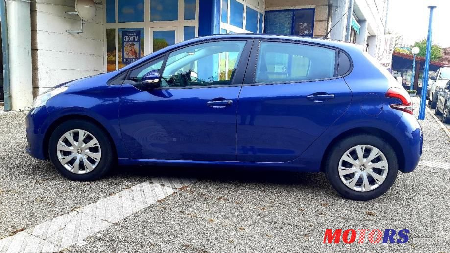 2018' Peugeot 208 1,6 Bluehdi photo #2