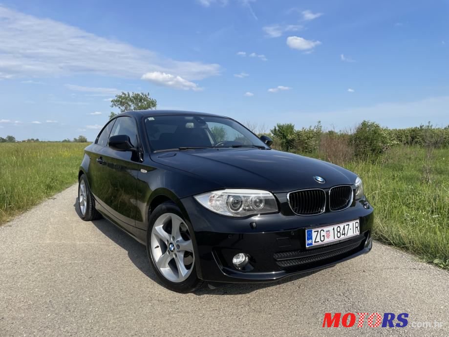 2013' BMW Serija 1 118D photo #1