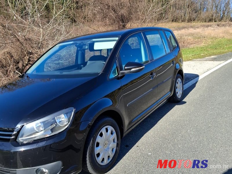 2014' Volkswagen Touran 1,6 Tdi photo #2