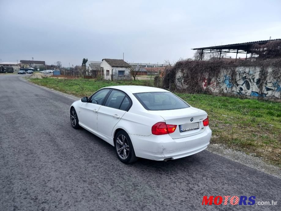 2010' BMW Serija 3 318D photo #4