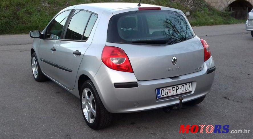 2005' Renault Clio 1,5 Dci photo #1