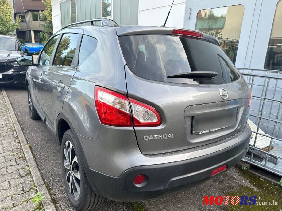 2013' Nissan Qashqai photo #2