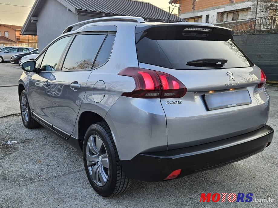 2018' Peugeot 2008 1,2 Puretech photo #4
