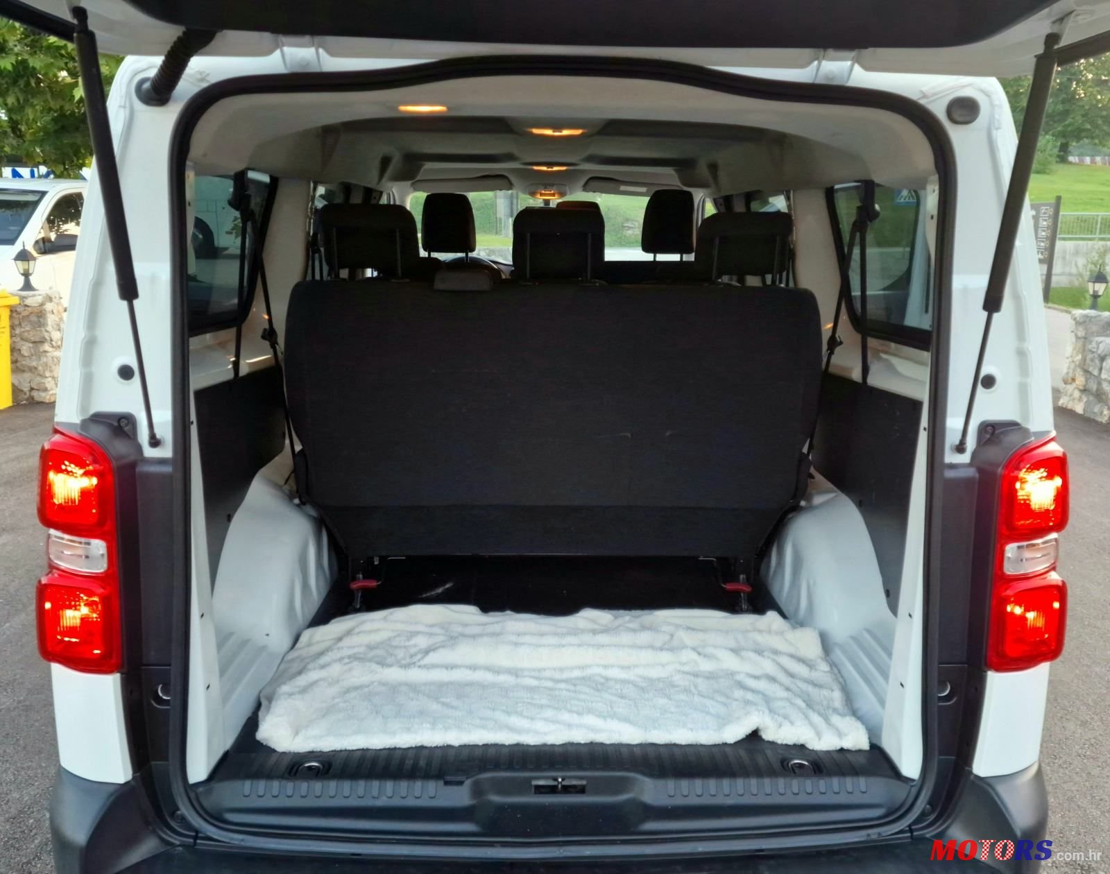 2022' Citroen Jumpy 1.5 Blue Hdi photo #5