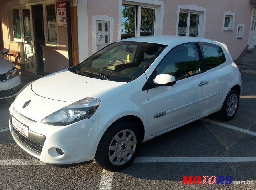 2010' Renault Clio 1,5 Dci photo #2