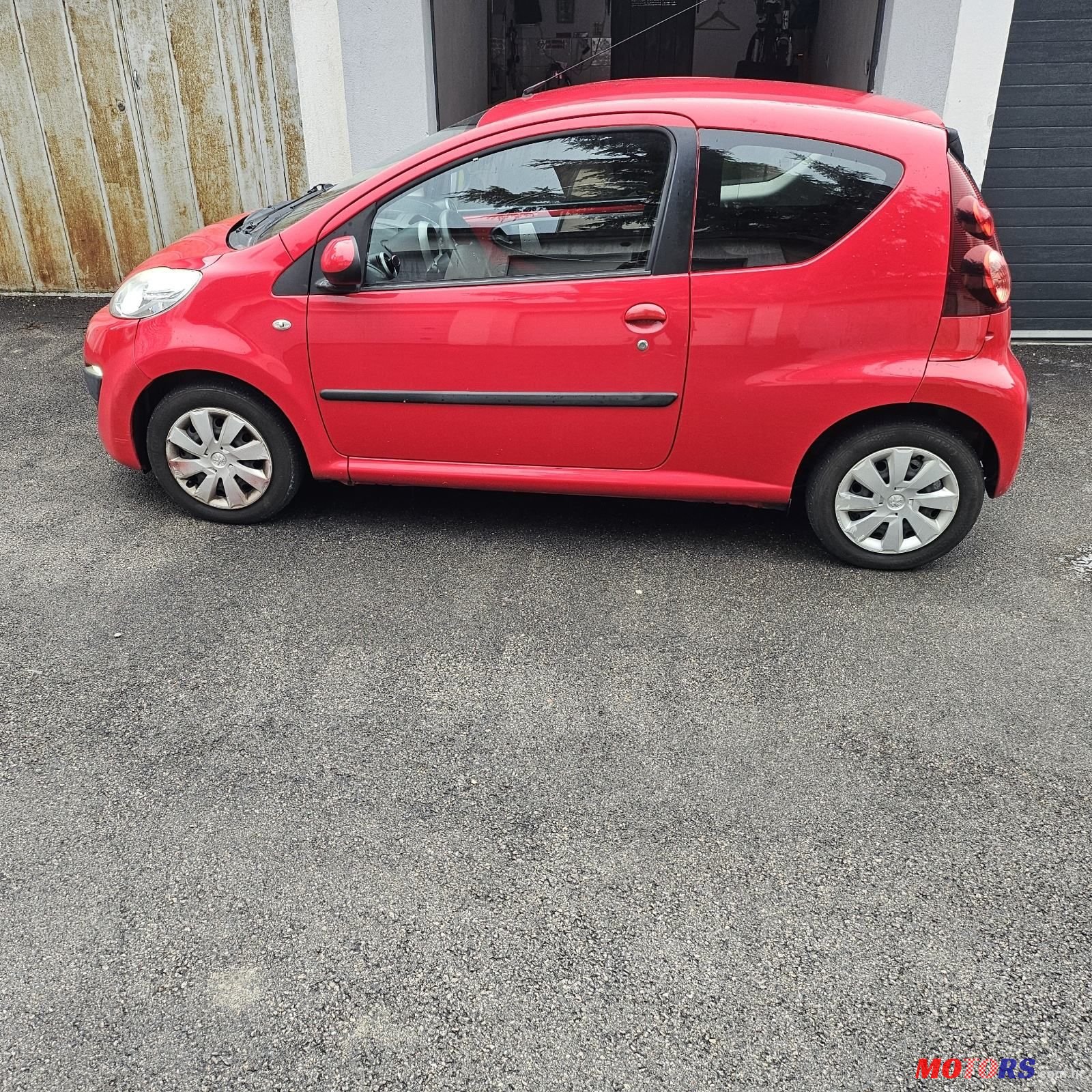 2012' Peugeot 107 1.0 photo #4