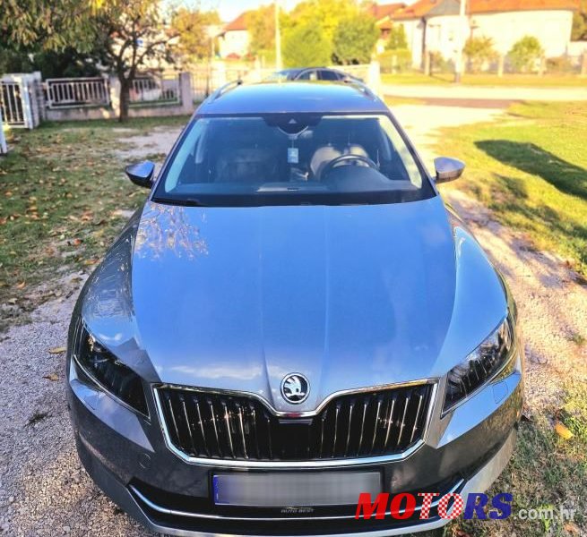 2018' Skoda Superb Combi photo #1