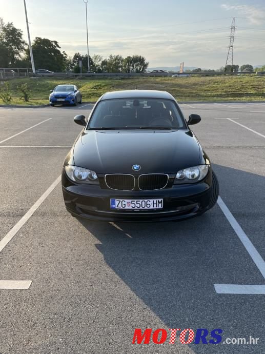 2011' BMW Serija 1 116D Sport photo #2