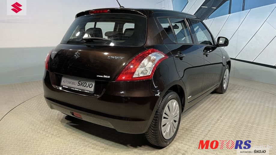 2015' Suzuki Swift 1,2 Glx Ac photo #2