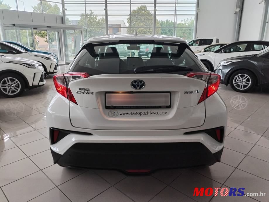 2018' Toyota C-HR 1,8 photo #5