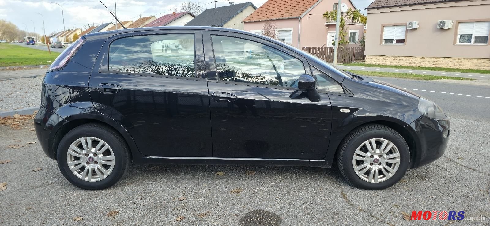 2012' Fiat Punto Evo photo #4