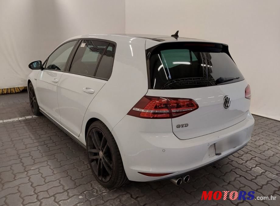 2013' Volkswagen Golf VII 2.0 Gtd photo #3