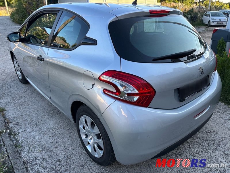 2014' Peugeot 208 1,0 Vti photo #6