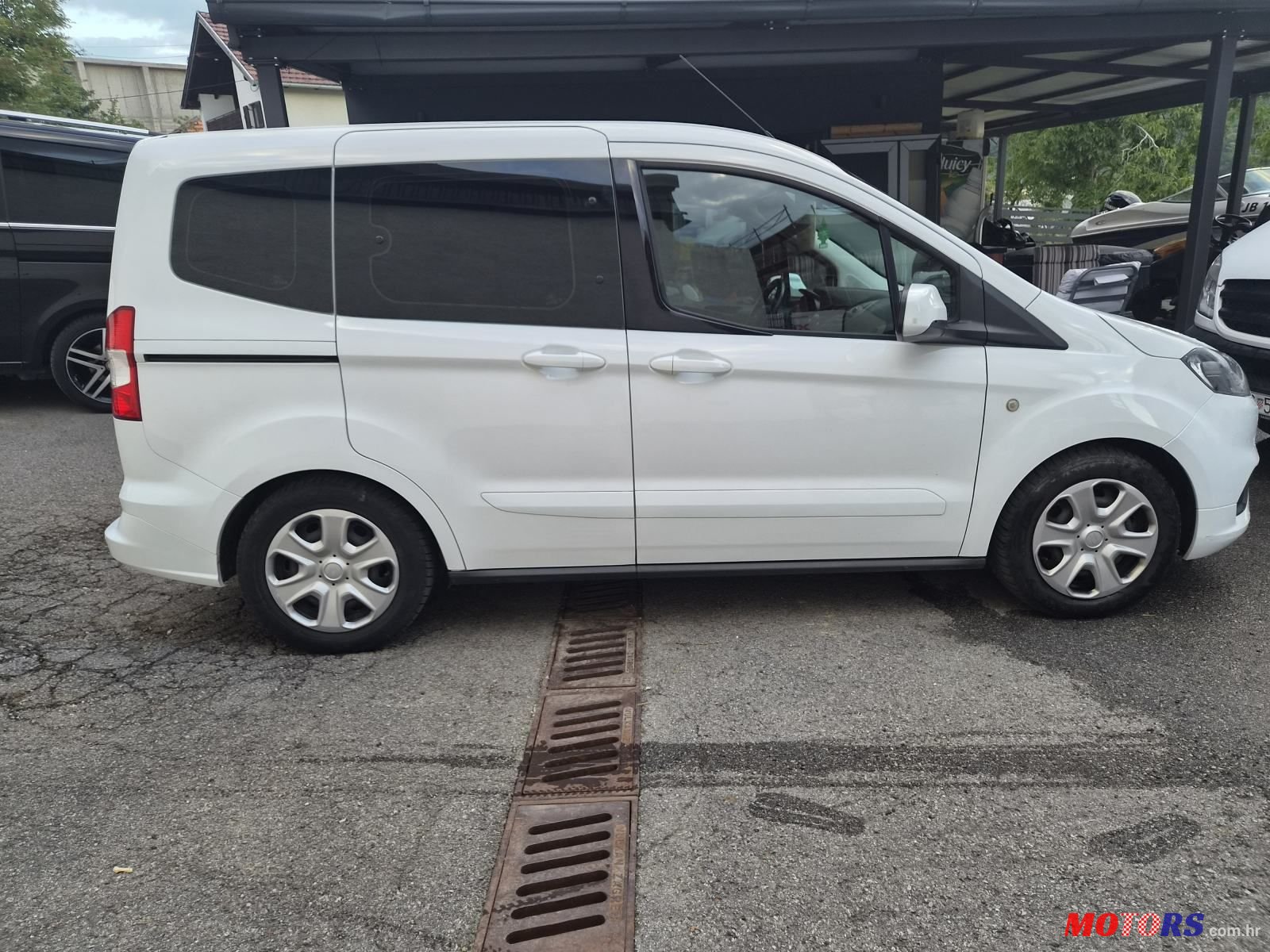 2018' Ford Tourneo Courier 1,5 Tdci photo #5