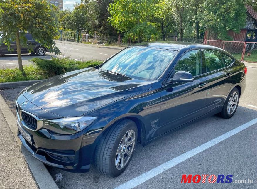 2013' BMW Serija 3 318D photo #1