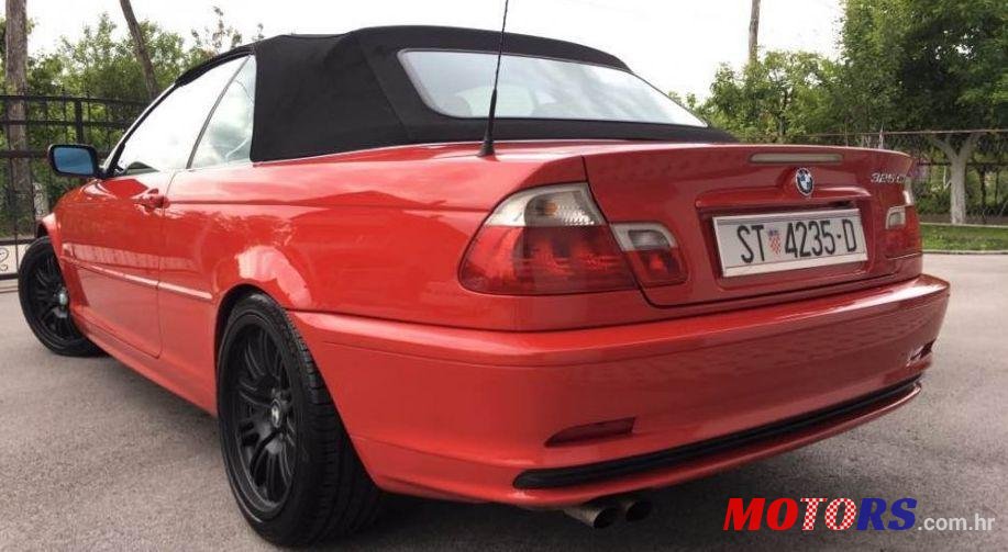 2002' BMW 3 Series 325Ci photo #4