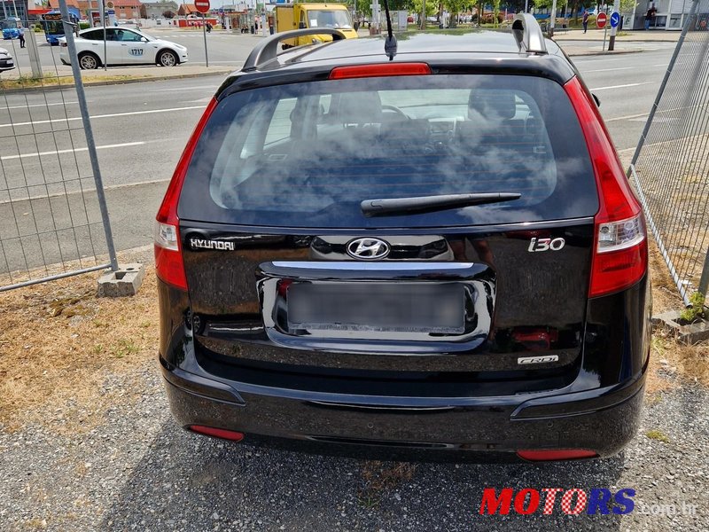 2011' Hyundai i30 Cw 1,6 Crdi photo #4