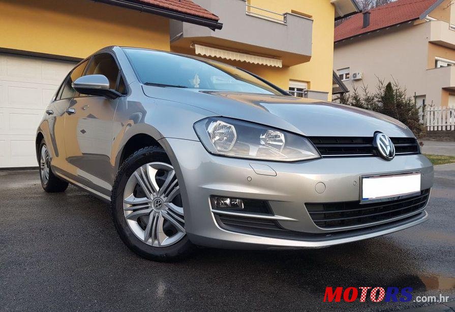 2012' Volkswagen Golf VII 1.6 Tdi photo #2