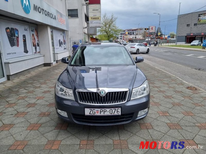 2012' Skoda Octavia Combi photo #2