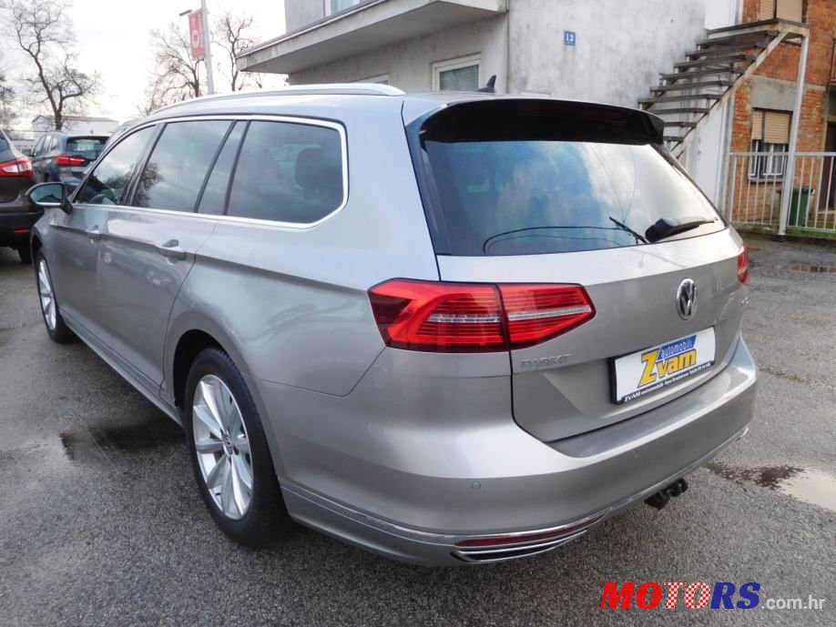 2016' Volkswagen Passat Variant photo #6