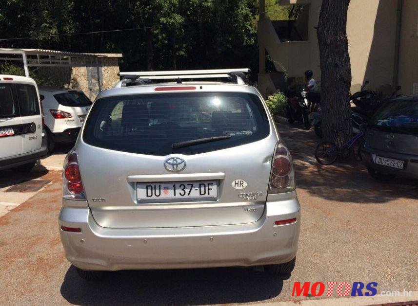 2005' Toyota Verso 2.2D - 4D photo #1