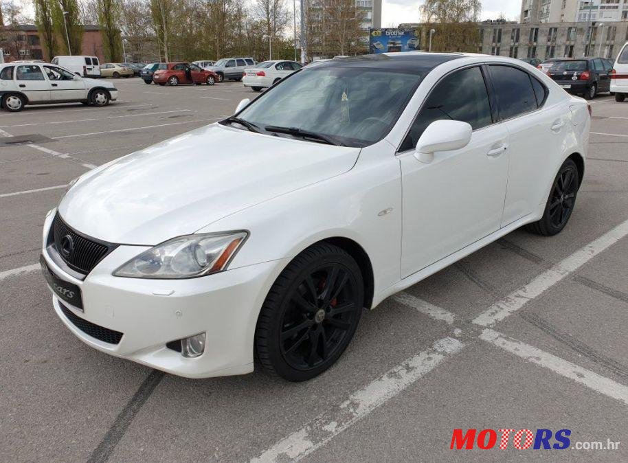 2008' Lexus IS 220D Sport photo #1
