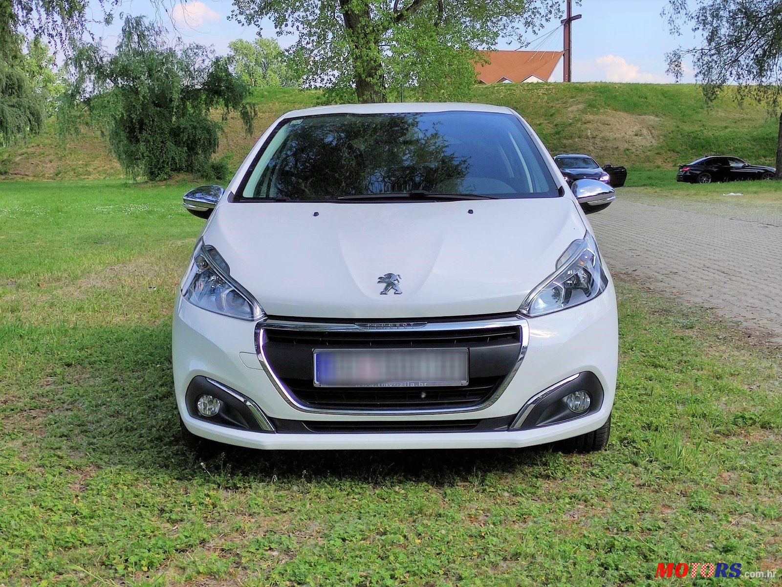 2015' Peugeot 208 1.2 Puretech 110 Allure photo #5