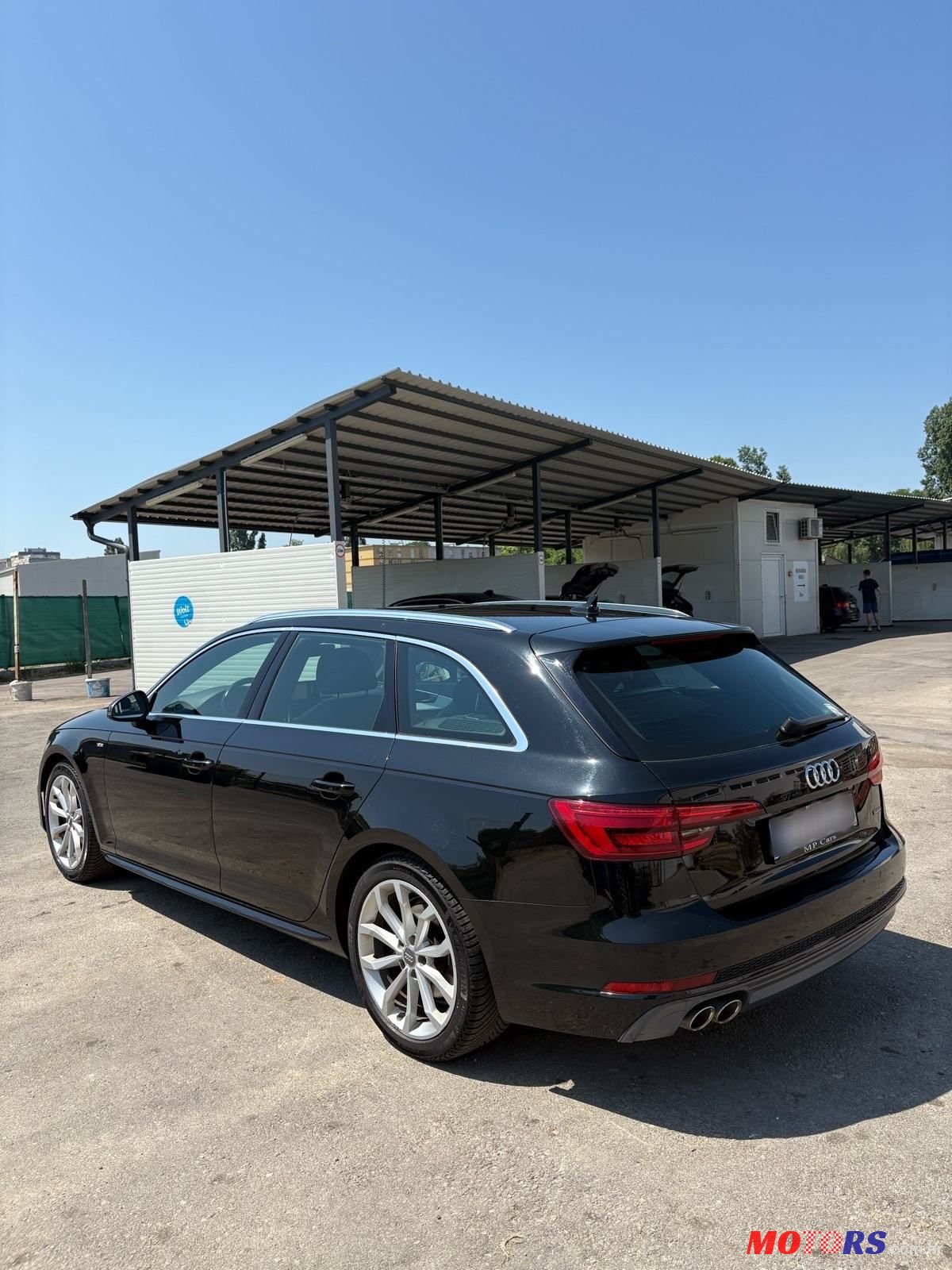 2017' Audi A4 Avant photo #5